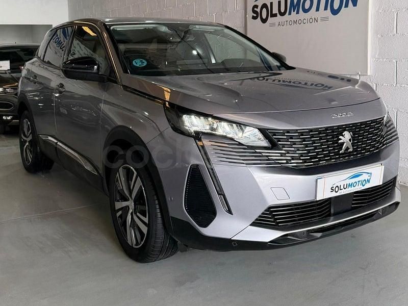 Usado Peugeot 3008 Allure 130 CV (95 kW) 2021 Gris / plata SUV
