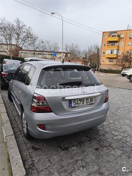Usado Honda Civic ES 110 CV (80 kW) 2005 Gris / plata Berlina