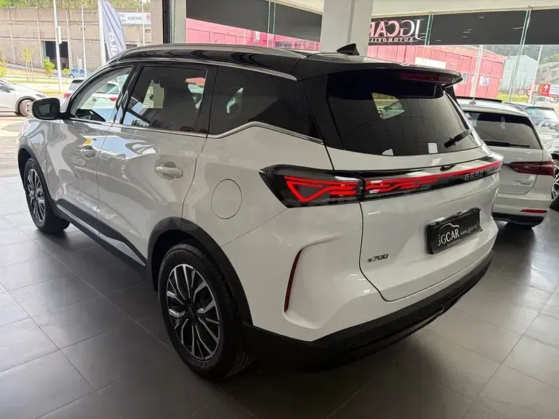 Usado Ebro s700 Luxury 347 CV (255 kW) 2025 Blanco SUV