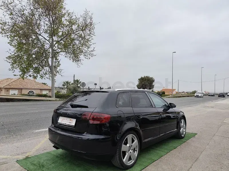 Usado Audi A3 Ambiente 140 CV (102 kW) 2008 Negro Utilitario