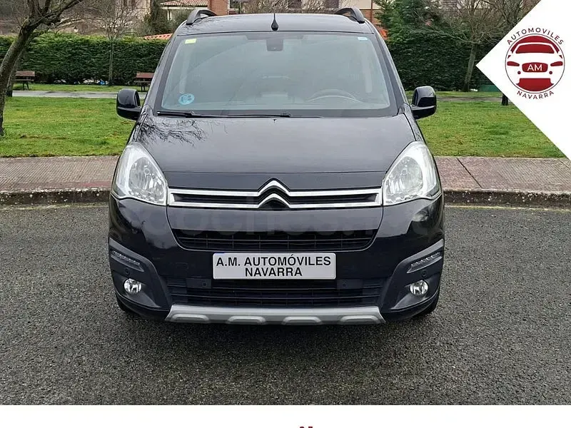 Usado Citroën Berlingo XTR 100 CV (73 kW) 2016 Negro Monovolumen