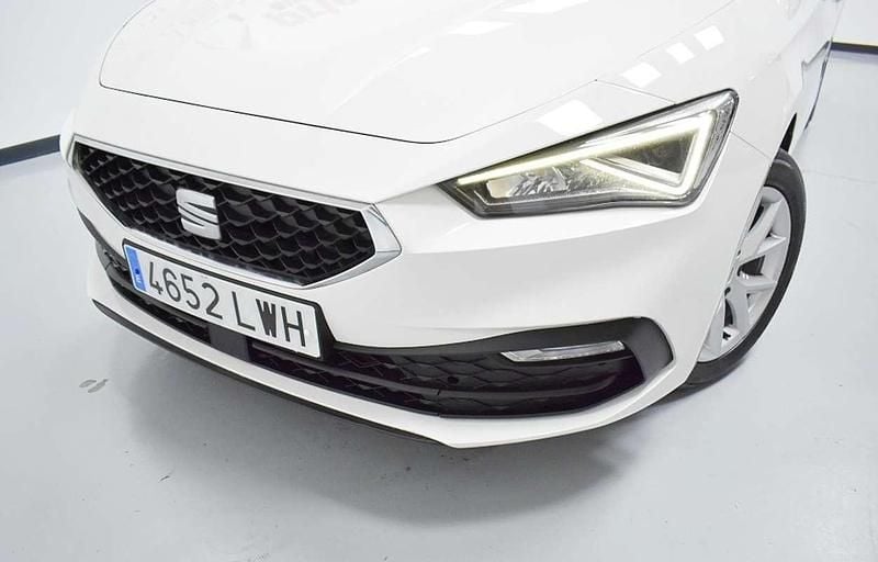 Usado Seat Leon Style 116 CV (85 kW) 2022 Blanco Utilitario