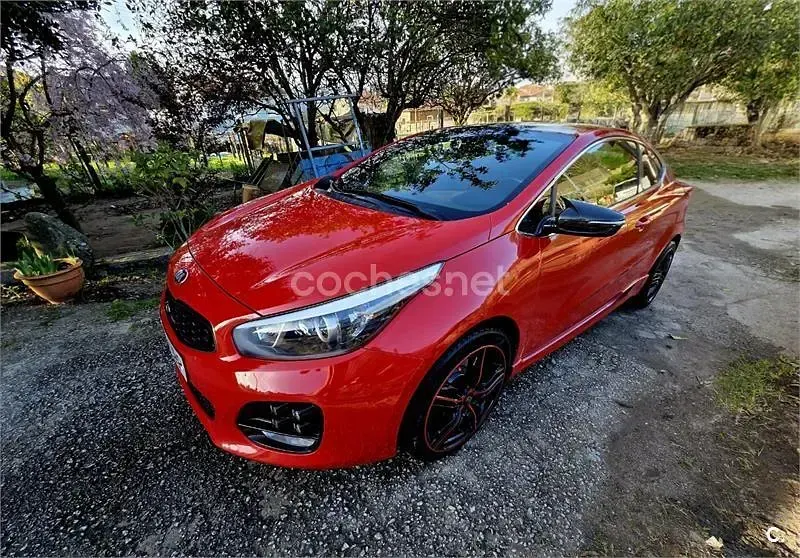 Usado Kia ProCeed GT-Line 136 CV (100 kW) 2016 Rojo Utilitario