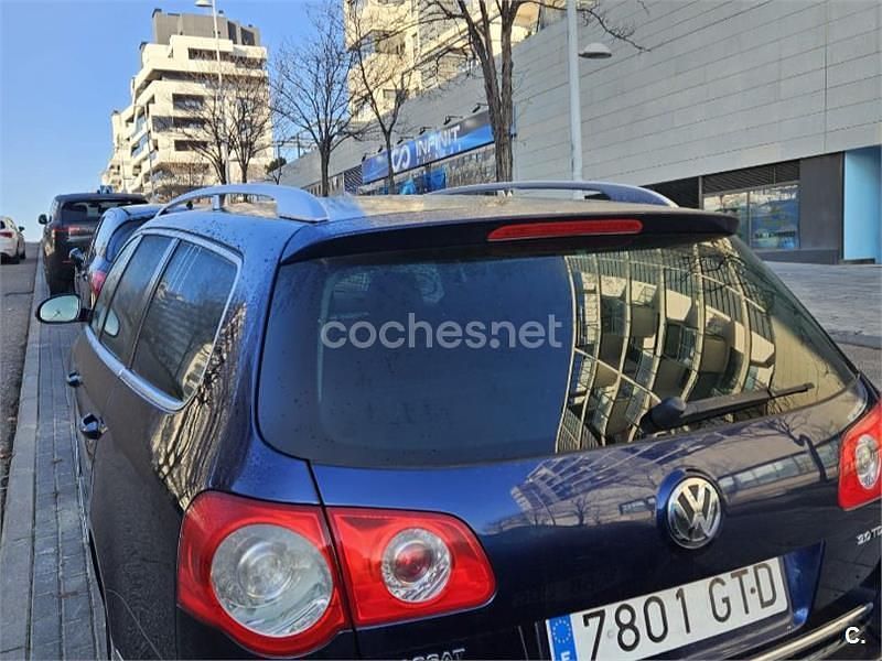 Azul Usado 2010 VW Passat Advance Familiar | 5200 € (Precio justo) - Imagen 1/4