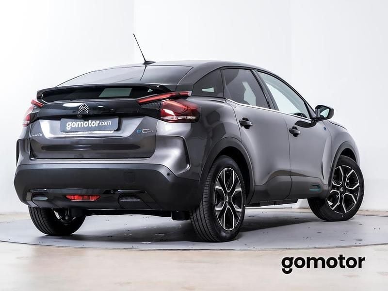 Usado Citroën e-C4 Shine 100 kW (136 CV) 2023 Gris Utilitario