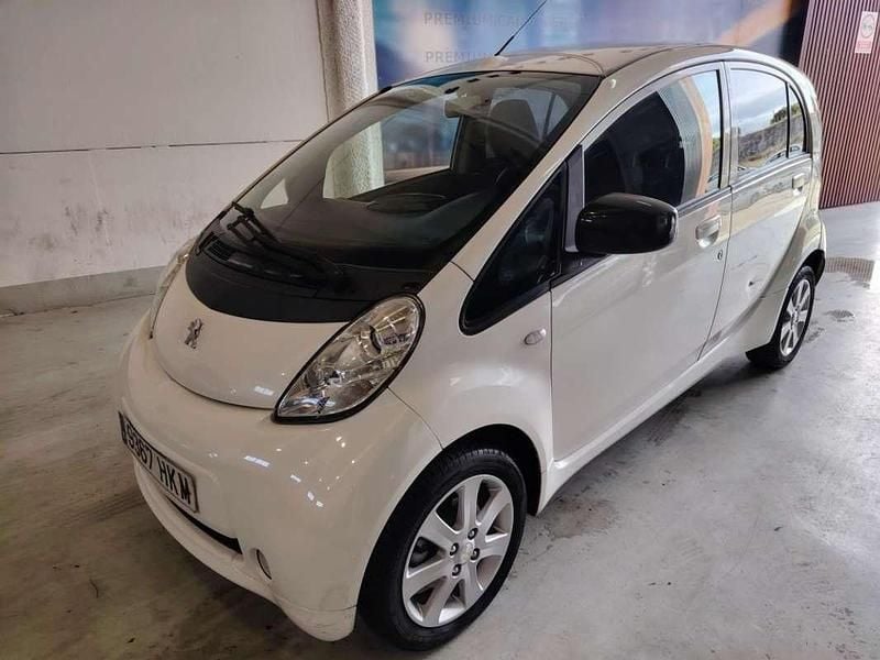 Usado Peugeot iON Access 49 kW (67 CV) 2012 Blanco Utilitario