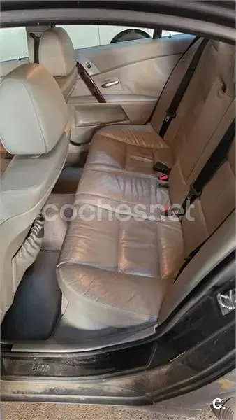 Usado BMW 530 Exclusive 231 CV (169 kW) 2005 Gris / plata Berlina