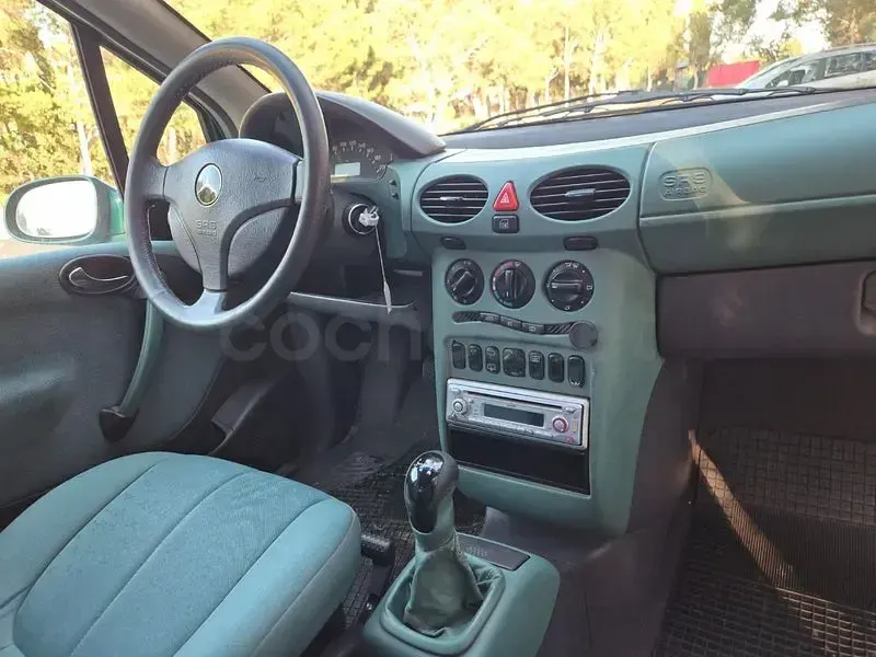 Usado Mercedes A160 Elegance 102 CV (75 kW) 1998 Verde Monovolumen