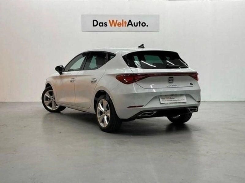 Usado Seat Leon FR 150 CV (110 kW) 2025 Blanco Berlina