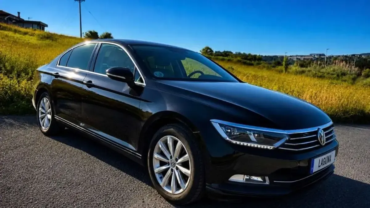Usado VW Passat Advance 150 CV (110 kW) 2018 Negro Berlina