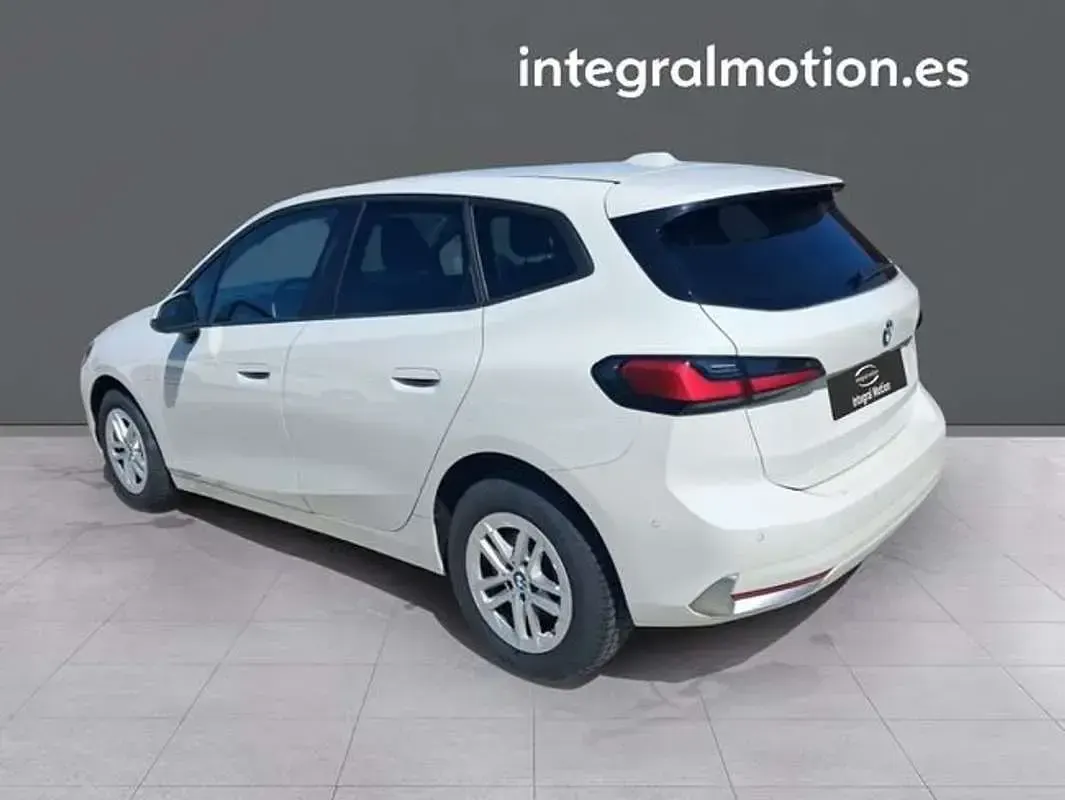 Usado BMW 218 150 CV (110 kW) 2023 Blanco Coupe