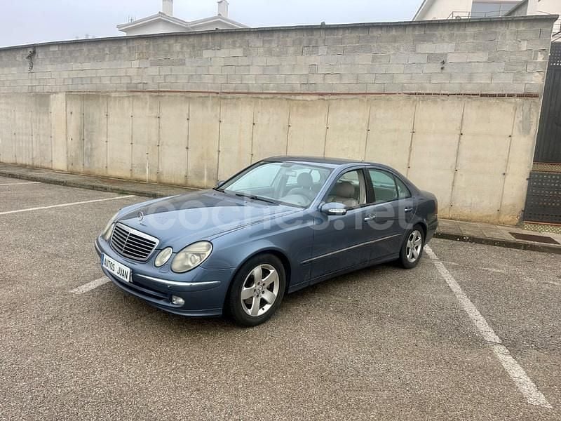 Azul Usado 2002 Mercedes E270 Elegance Berlina | 4990 € (Precio justo) - Imagen 1/4