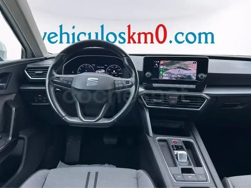 Usado Seat Leon Style 110 CV (80 kW) 2021 Blanco Berlina