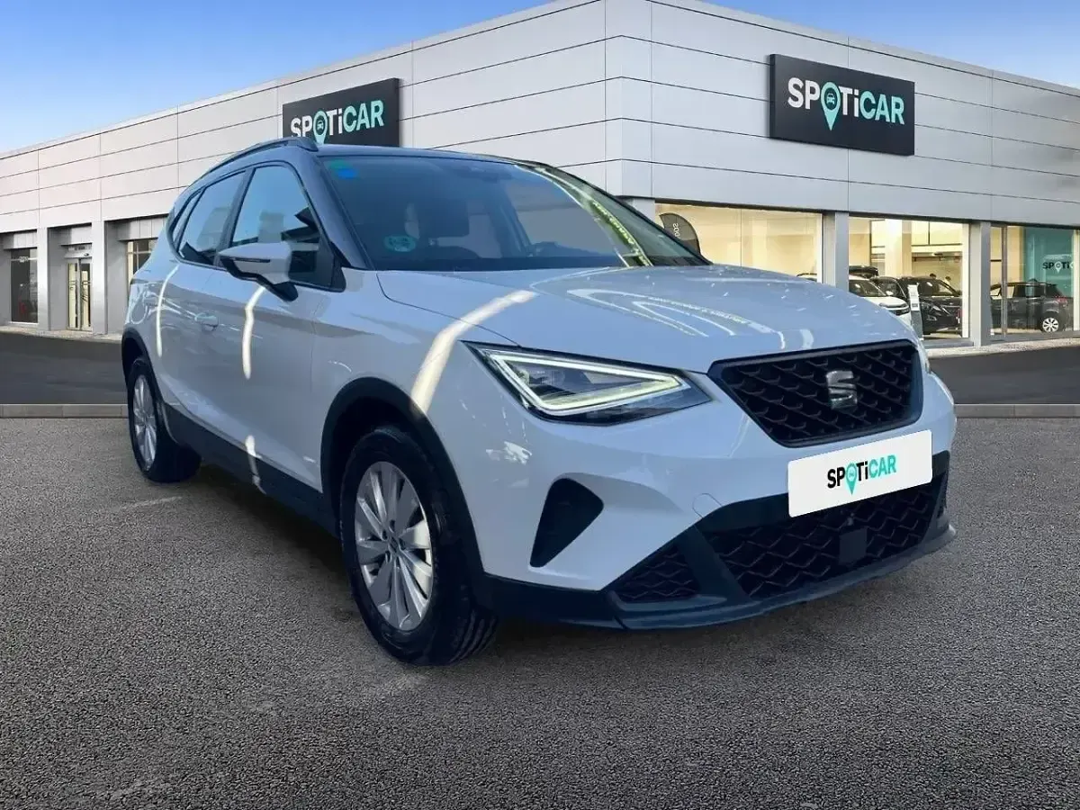 Usado Seat Arona Style 95 CV (69 kW) 2025 Blanco SUV