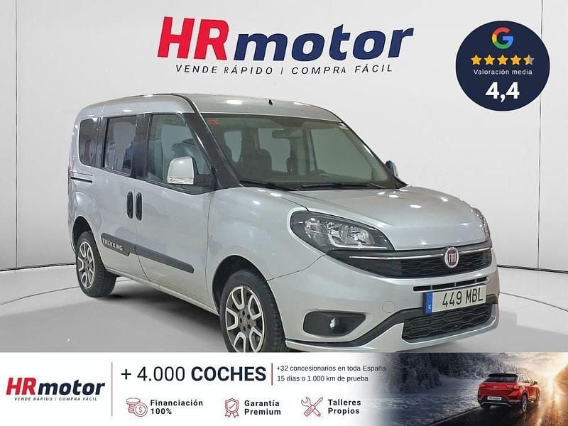 Usado Fiat Doblò Trekking 120 CV (88 kW) 2022 Gris Monovolumen
