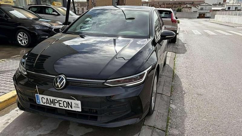 Usado VW Golf VIII 116 CV (85 kW) 2025 Negro Utilitario