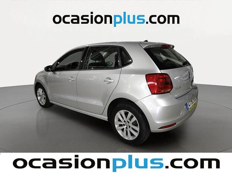 Usado VW Polo Advance 75 CV (55 kW) 2017 Gris Utilitario