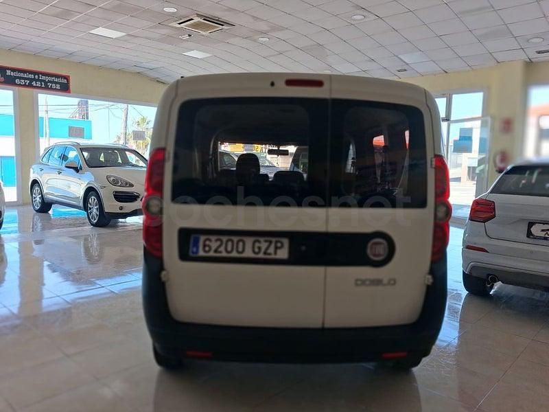 Usado Fiat Doblò Dynamic 90 HP (66 kW) 2010 Branco Monovolume