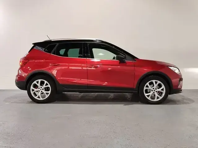Usado Seat Arona FR 110 CV (80 kW) 2023 Rojo SUV