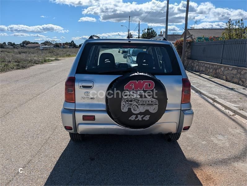 Usado Toyota RAV4 Sol 150 CV (110 kW) 2001 Gris / plata SUV