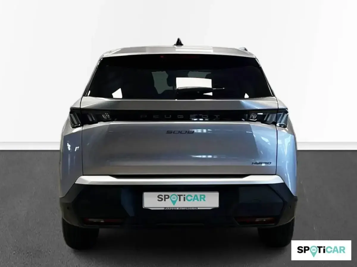 Usado Peugeot 5008 Allure 145 CV (106 kW) 2025 Gris SUV