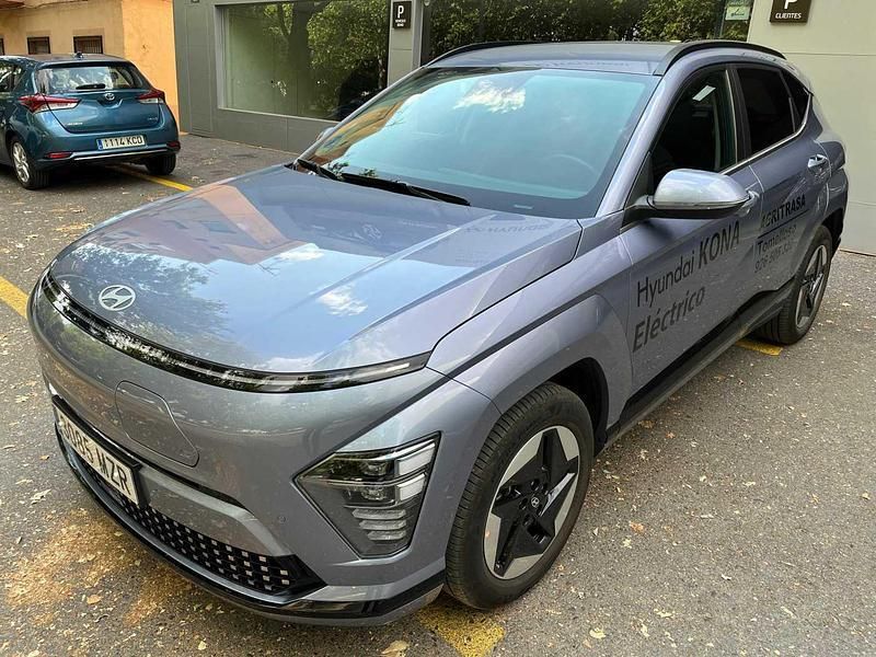 Meta blue Usado 2025 Hyundai Kona SUV | 36.500 € (Caro) - Imagen 1/4