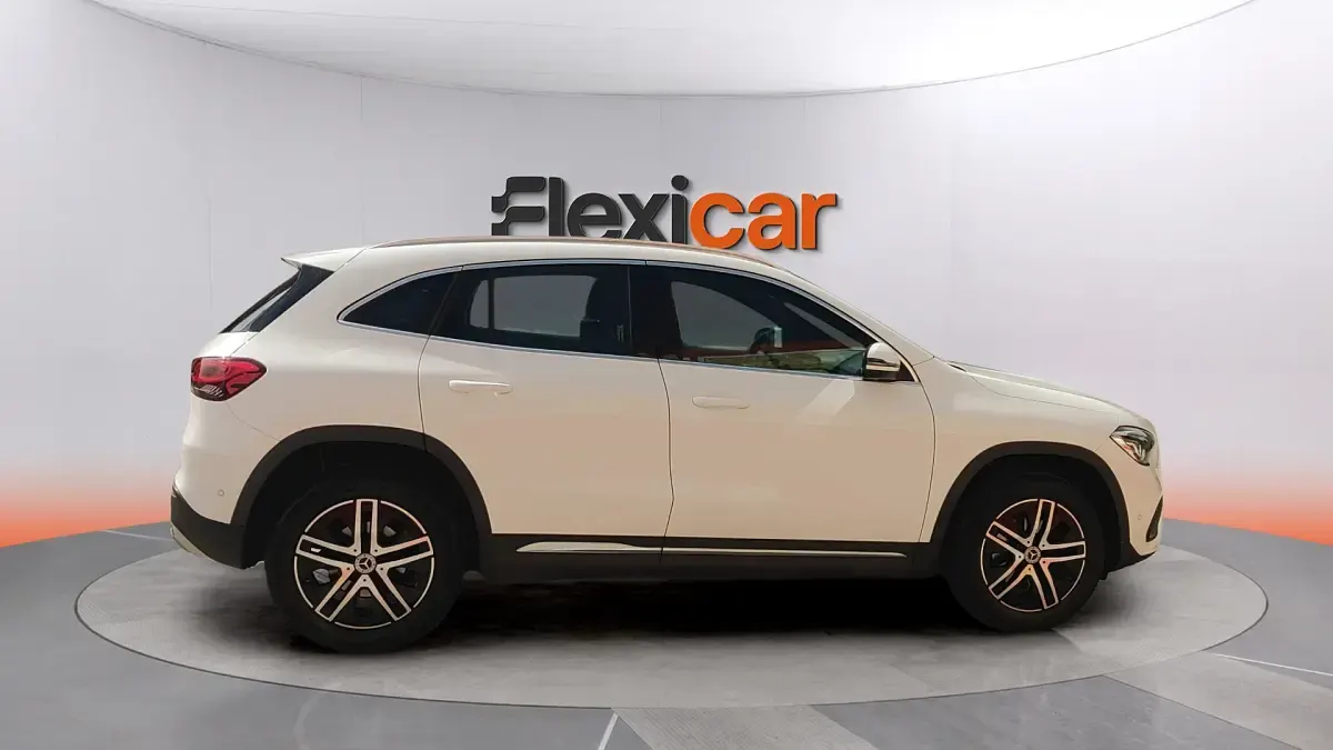 Usado Mercedes GLA200 150 CV (110 kW) 2021 Blanco SUV