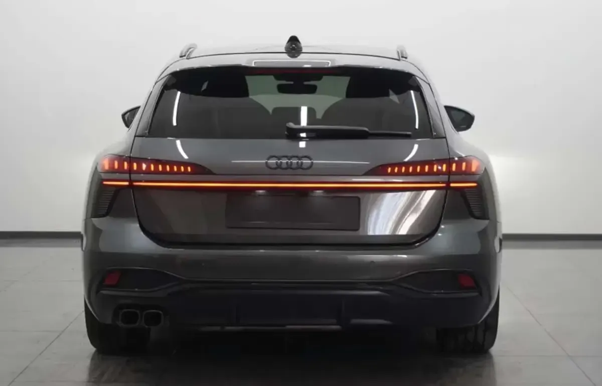 Usado Audi A6 S-Line 204 CV (150 kW) 2025 Gris Familiar