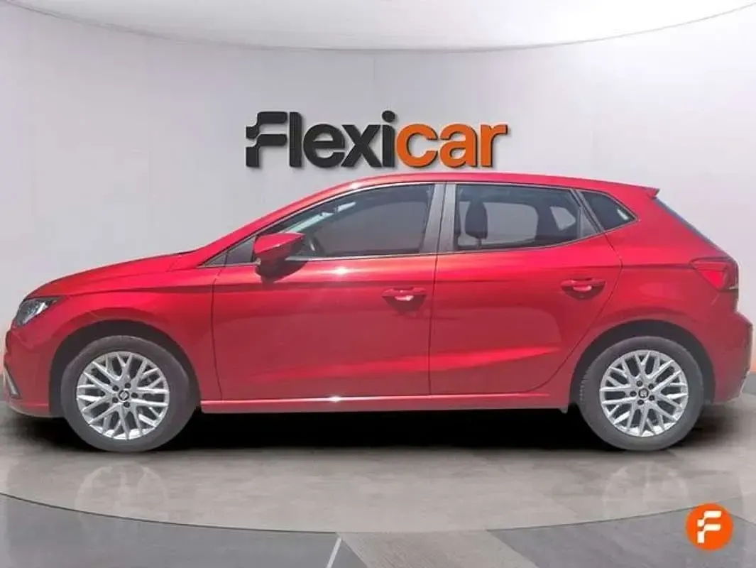 Usado Seat Ibiza Style 95 CV (69 kW) 2019 Rojo Utilitario