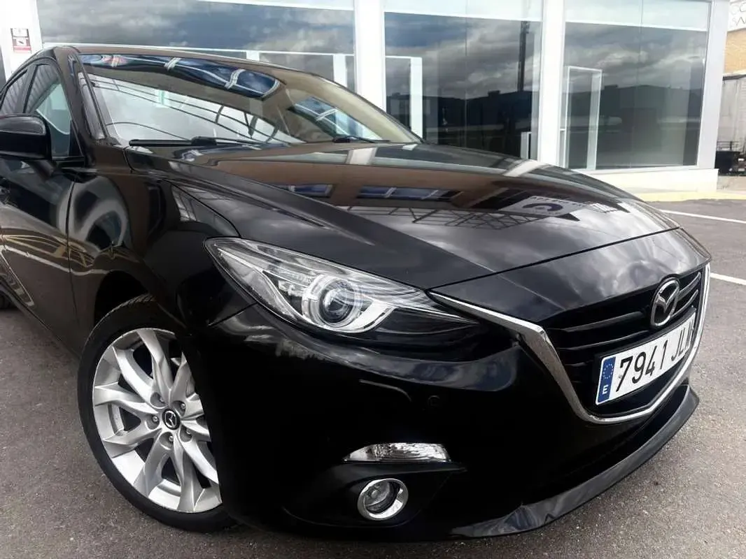Usado Mazda 3 Luxury 150 CV (110 kW) 2016 Negro Utilitario