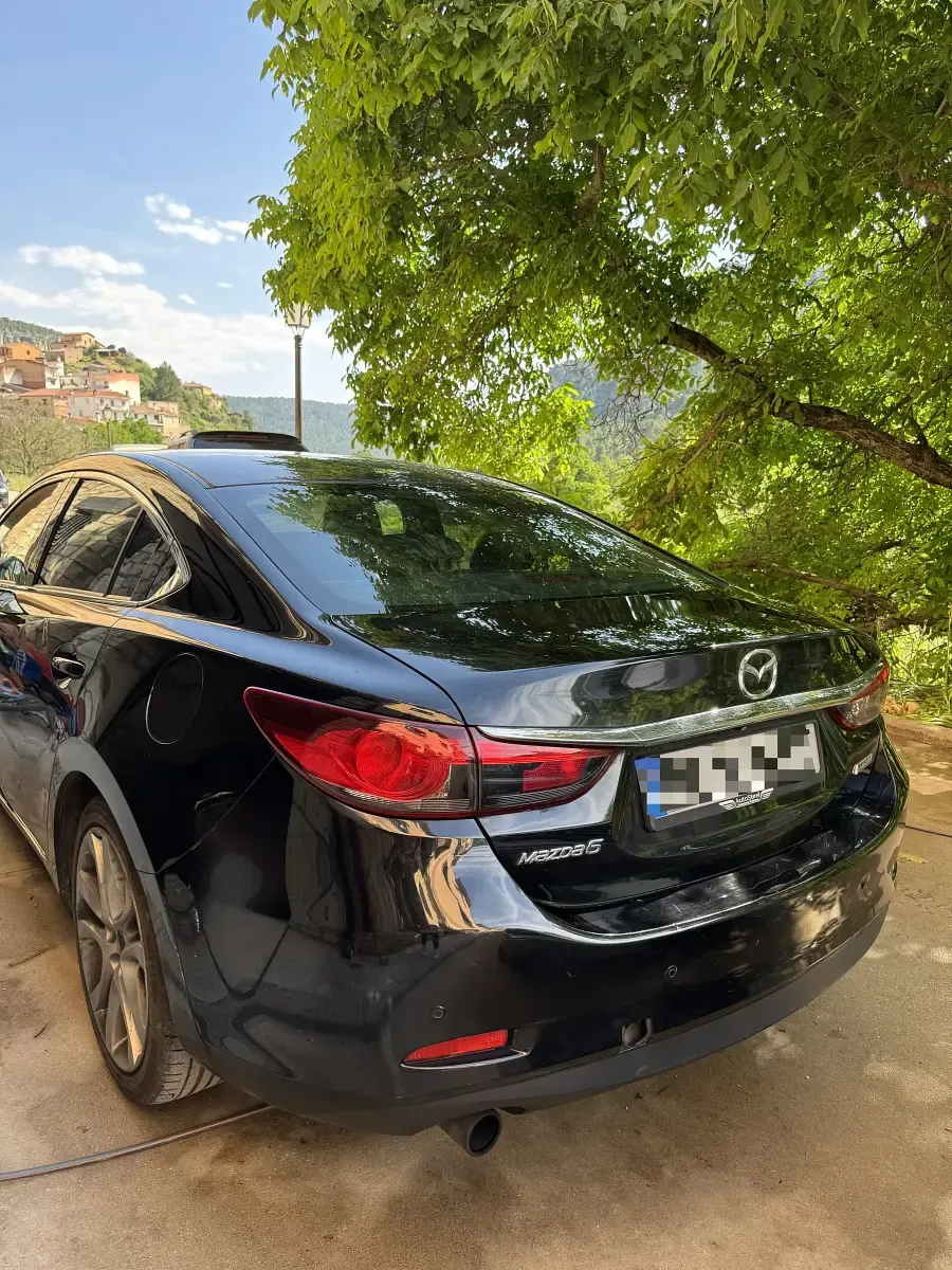 Usado Mazda 6 Style 175 CV (128 kW) 2014 Negro Familiar