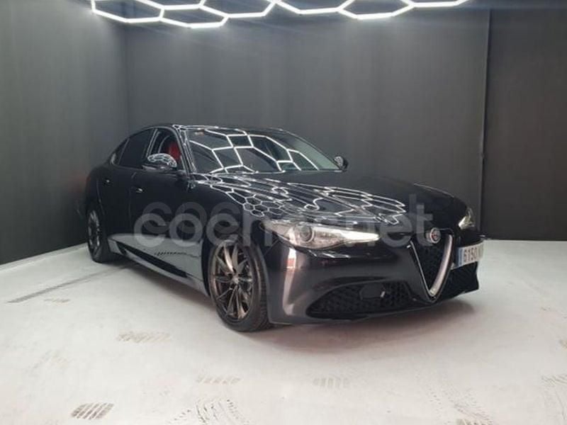 Usado Alfa Romeo Giulia 136 CV (100 kW) 2017 Negro Berlina