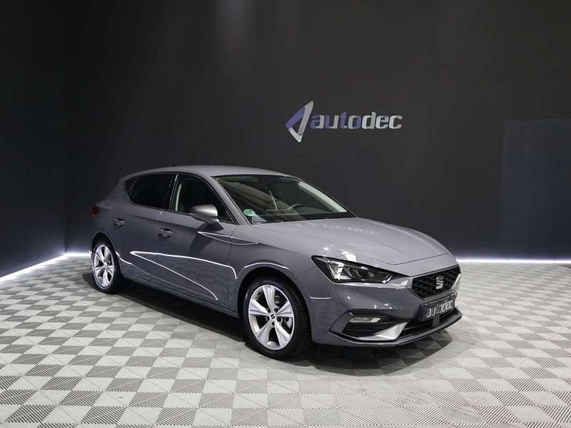 Usado Seat Leon FR 150 CV (110 kW) 2024 Gris Utilitario