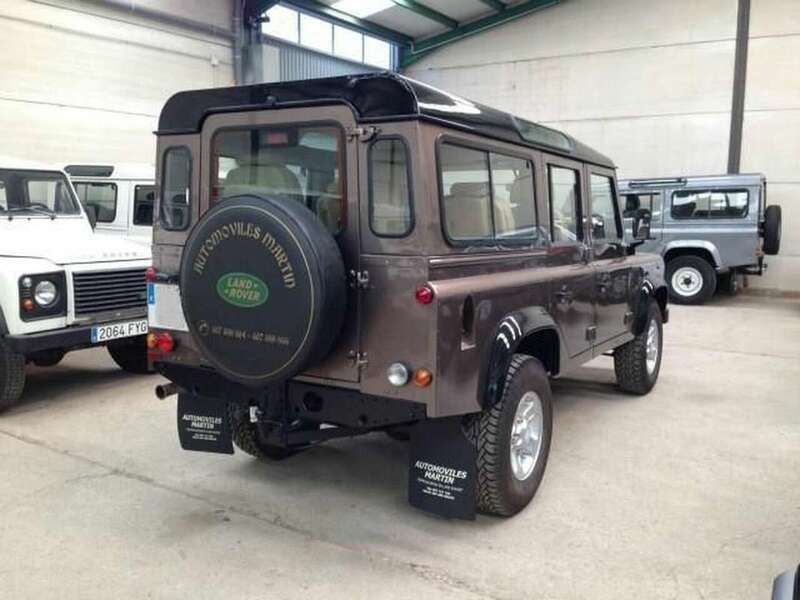 Usado Land Rover Defender 122 CV (89 kW) 2013 Gris SUV