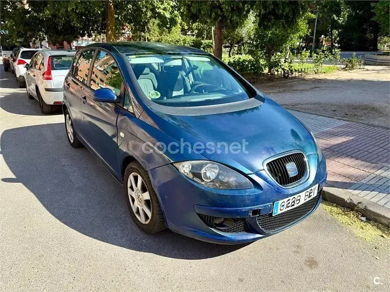 Usado Seat Altea Stylance 140 CV (102 kW) 2005 Azul Monovolumen