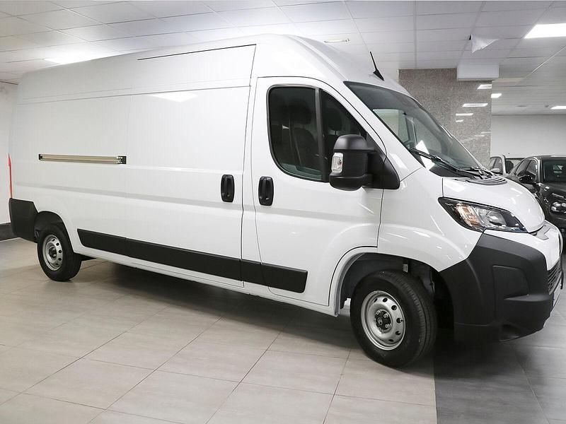 Usado Citroën Jumper 140 CV (102 kW) 2025 Blanco Monovolumen