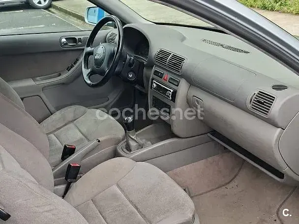 Usado Audi A3 Ambition 125 CV (91 kW) 1999 Gris / plata Utilitario