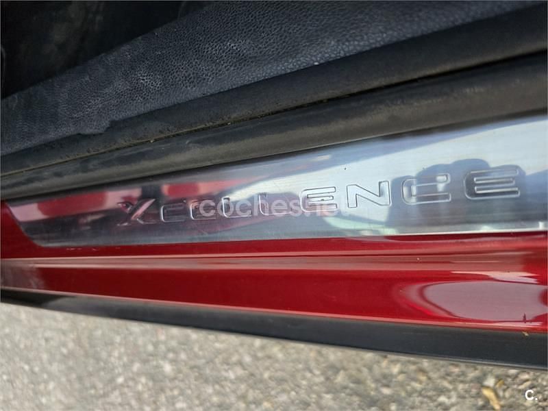 Usado Seat Arona Ecomotive 95 CV (69 kW) 2017 Rojo SUV