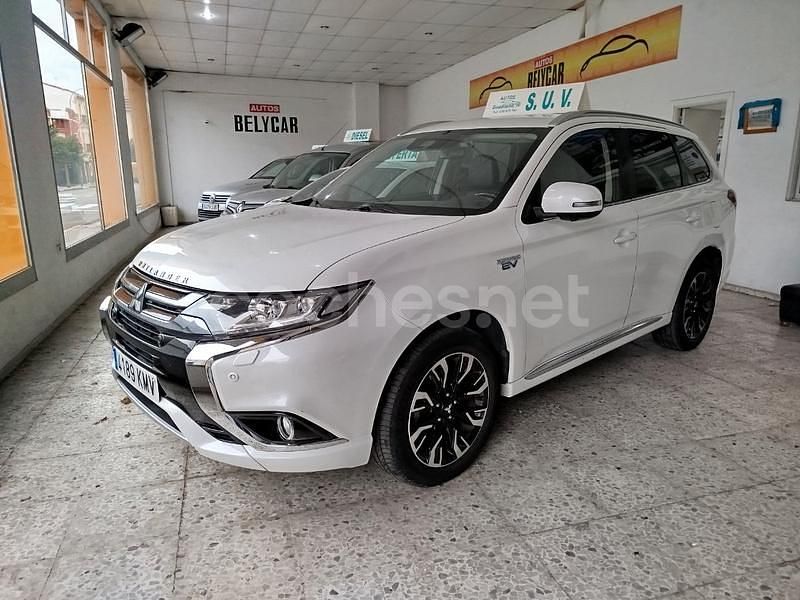 Blanco Usado 2018 Mitsubishi Outlander P-HEV SUV | 19.500 € (Un poco caro) - Imagen 1/4