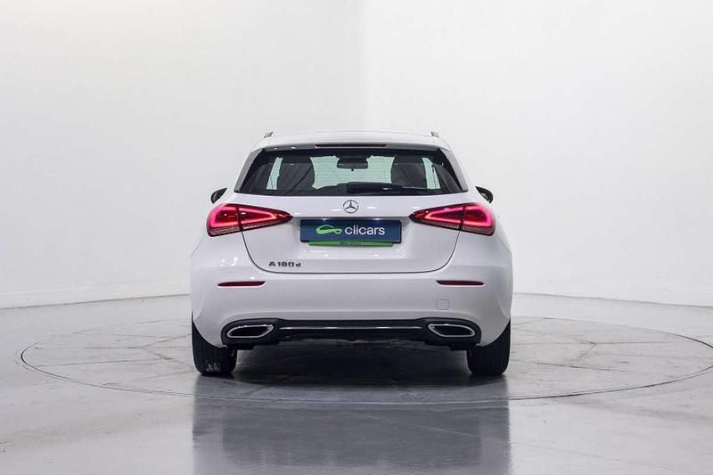 Usado Mercedes A180 116 CV (85 kW) 2021 Blanco Utilitario