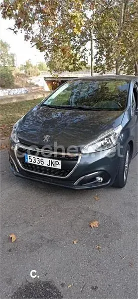Usado Peugeot 208 Allure 100 CV (73 kW) 2016 Negro Utilitario
