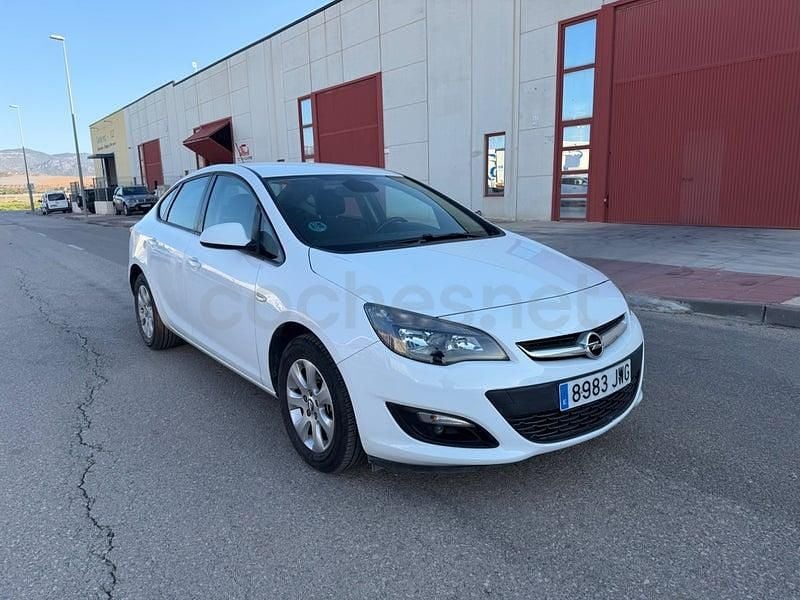 Usado Opel Astra Dynamic 110 CV (80 kW) 2017 Blanco Berlina