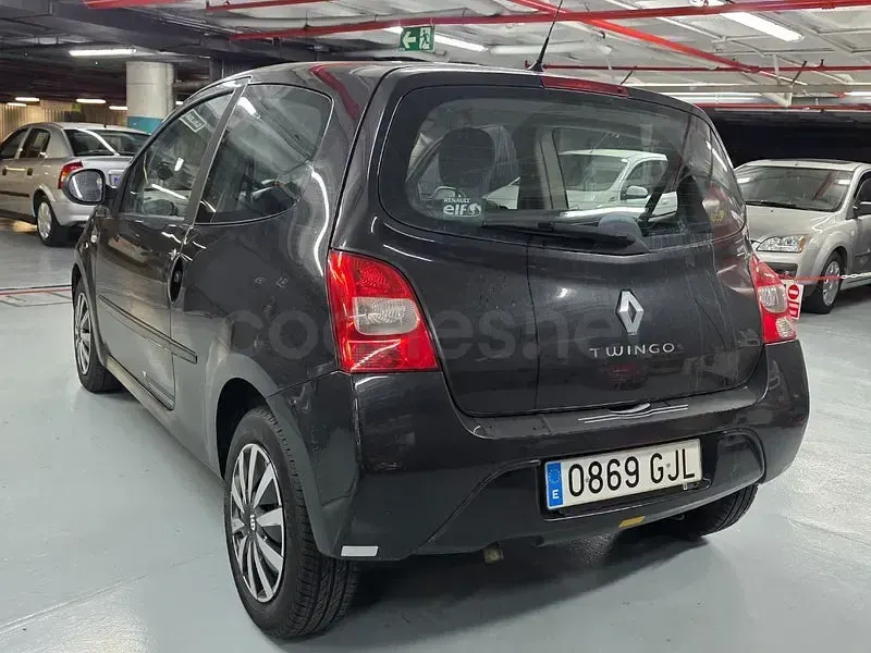 Usado Renault Twingo Dynamique 65 CV (47 kW) 2008 Negro Utilitario
