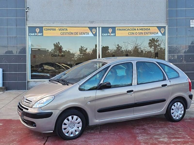 Usado Citroën Xsara Picasso Exclusive 92 CV (67 kW) 2006 Beige Monovolumen