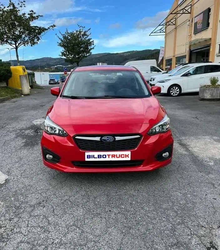 Usado Subaru Impreza 140 CV (102 kW) 2019 Rojo Berlina