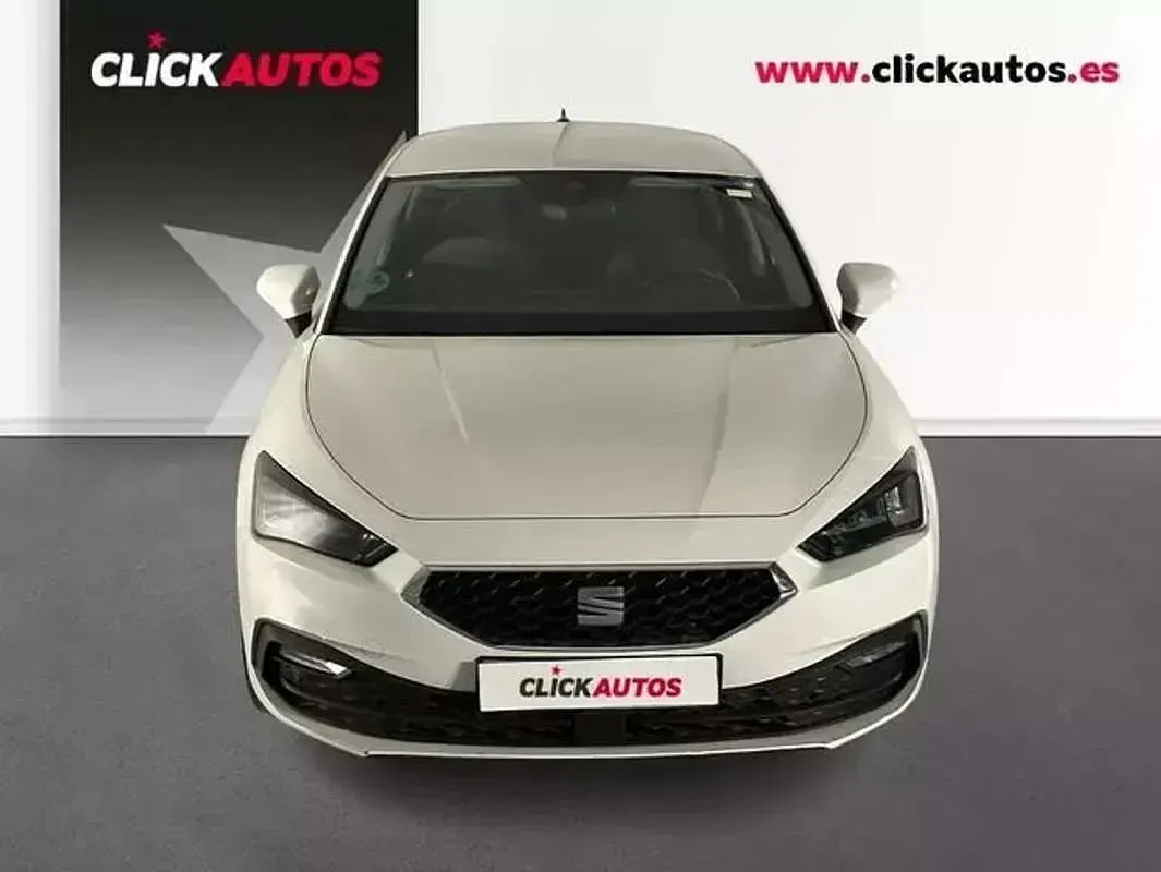 Używany Seat Leon Style 111 KM (81 kW) 2024 Biały Hatchback