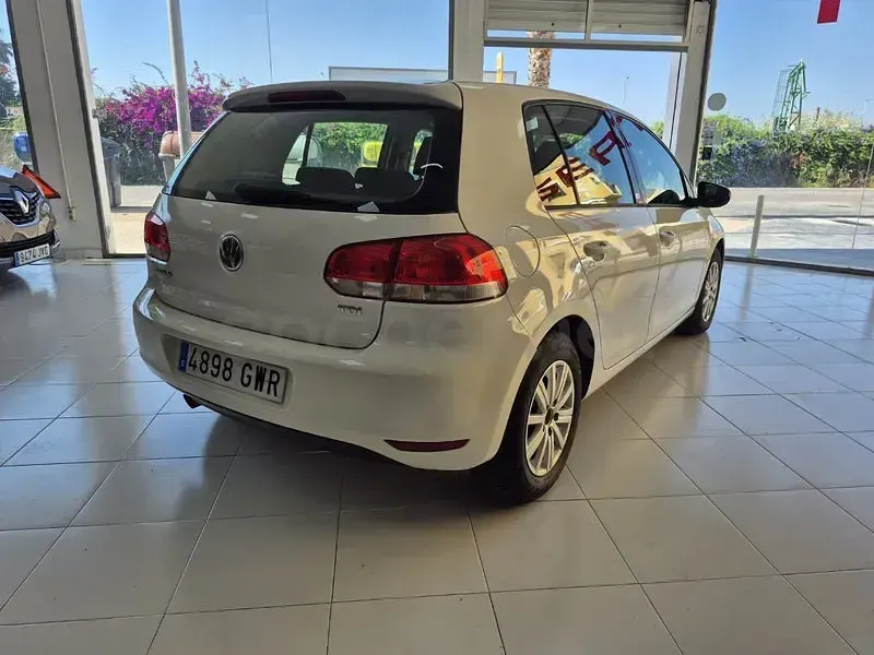 Usado VW Golf VI 105 CV (77 kW) 2011 Blanco Utilitario