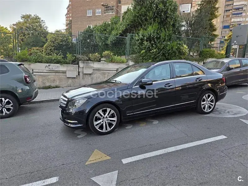Usado Mercedes C200 Avantgarde 136 CV (100 kW) 2012 Negro Berlina