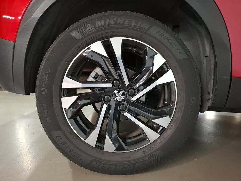 Usado Peugeot 2008 131 CV (96 kW) 2020 Rojo SUV