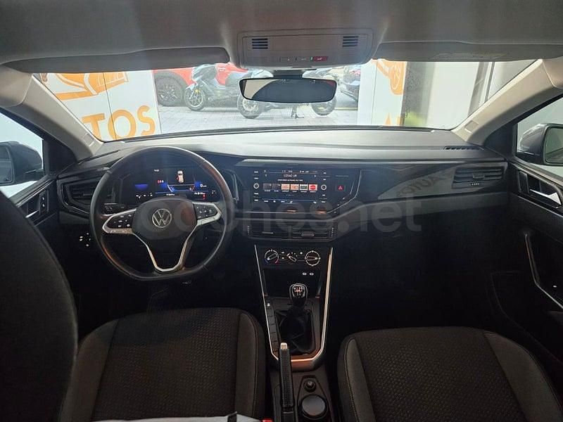 Usado VW Polo 95 CV (69 kW) 2021 Gris / plata Berlina